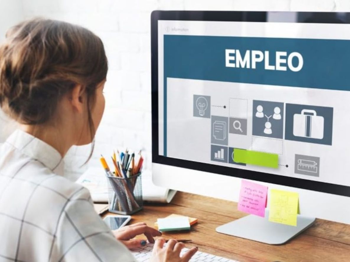 La clave en la búsqueda de empleo es tener nuestro perfil laboral cargado en las distintas plataformas dedicadas a la búsqueda de perfiles.