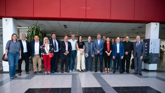 Ulpiano Suarez participó de la apertura del primer Foro Nacional de Comercio