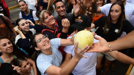 No es lo mismo Mendoza en Vendimia: así se vivió el Carrusel y las mejores fotos de la fiesta en las calles