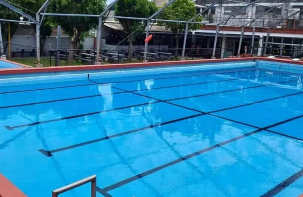 El guardavidas dijo que cuando lo sacó le hizo maniobra de RCP y solicitó la presencia de una unidad sanitaria. Gentileza: Ojo de Prensa.