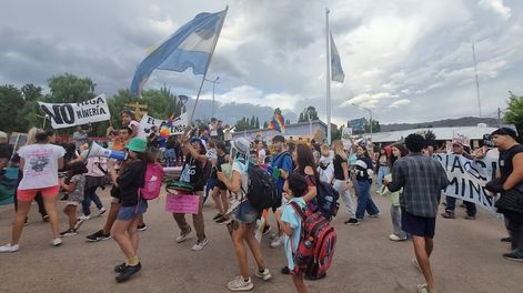 Manifestación antiminera en Uspallata tras el viernes violento. Foto: Los Andes / Daniel Caballero