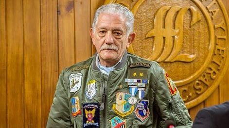 Brigadier Carlos Tomba, héroe de Malvinas