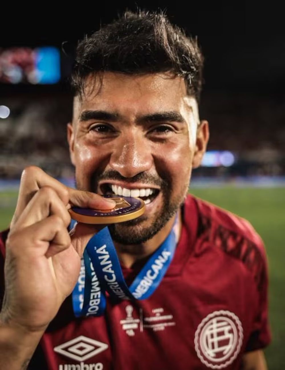 Marcelino Moreno mostró su felicidad tras la obtención de una nueva Copa Sudamericana para Lanús