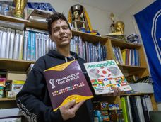 Rodrigo López, coleccionista de figuritas. Rodrigo López, coleccionista de figuritas.