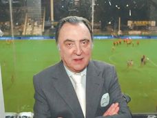 Murió el locutor Marcelo Araujo, voz inconfundible del fútbol argentino Murió el locutor Marcelo Araujo, voz inconfundible del fútbol argentino