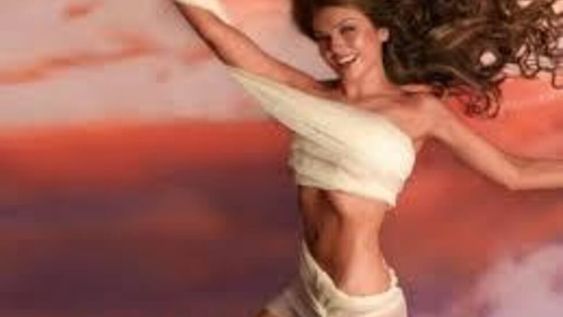 Thalía luce súper  sexy a los 43 años