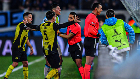 Marcos Rojo fue expulsado en la noche de Copa Libertadores