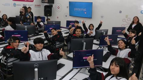 Personal inauguró en Mendoza su primer aula de formación digital e inteligencia artificial y creo un espacio conectado en la escuela Gregorio Las Heras, del municipio de Las Heras.