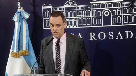 El jefe de Gabinete, Manuel Adorni, anuncia en Casa Rosada la convocatoria a sesiones extraordinarias y el paquete de leyes que impulsa Javier Milei. (Foto: Federico López Claro)