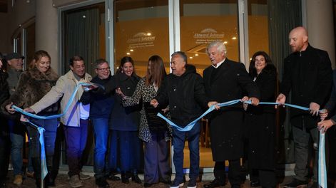 El Gobernador inauguró el primer Howard Johnson de Mendoza y defendió el modelo turístico provincial. La actividad se realizó mientras continúa la discusión sobre el rol del sector privado en el Emetur.