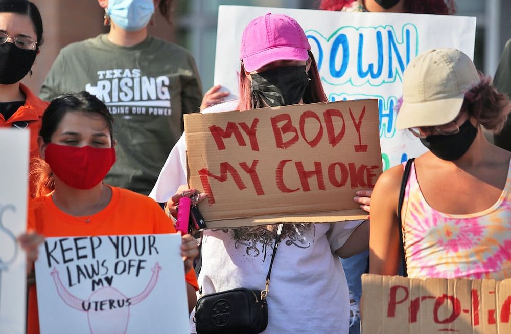El servicio Aid Access fue diseñado para evadir prohibiciones o dificultades de acceso y permite que las mujeres aborten por su cuenta en casa.