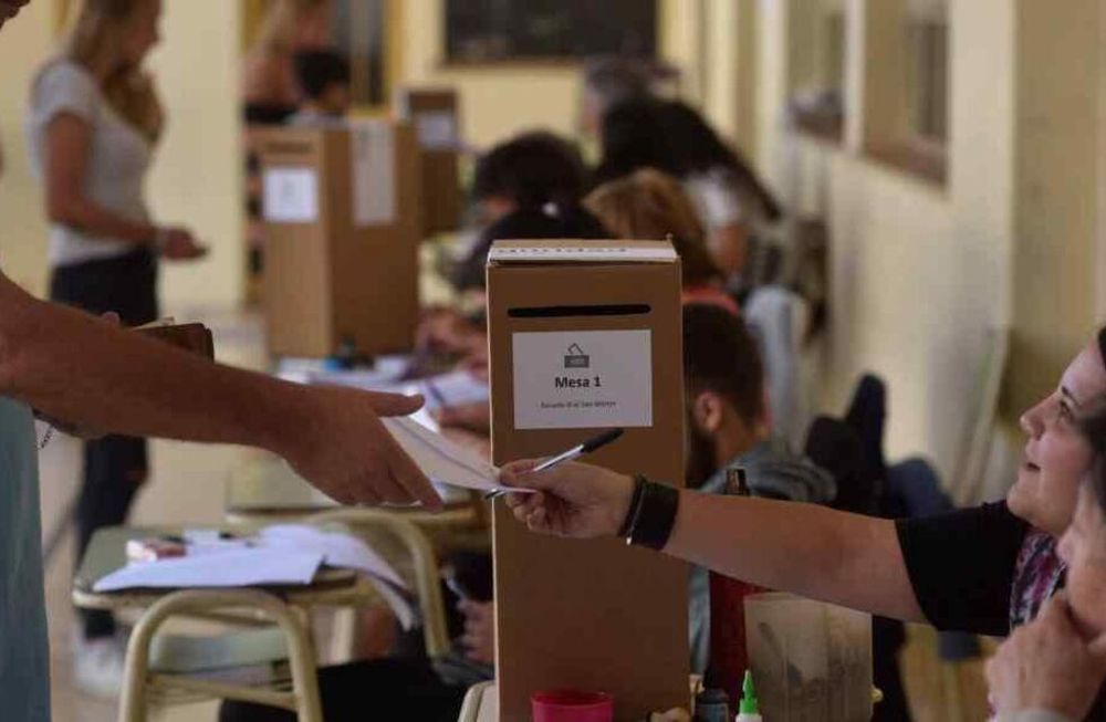 Autoridades. Los presidentes y vicepresidentes de mesa deben controlar el escrutinio.