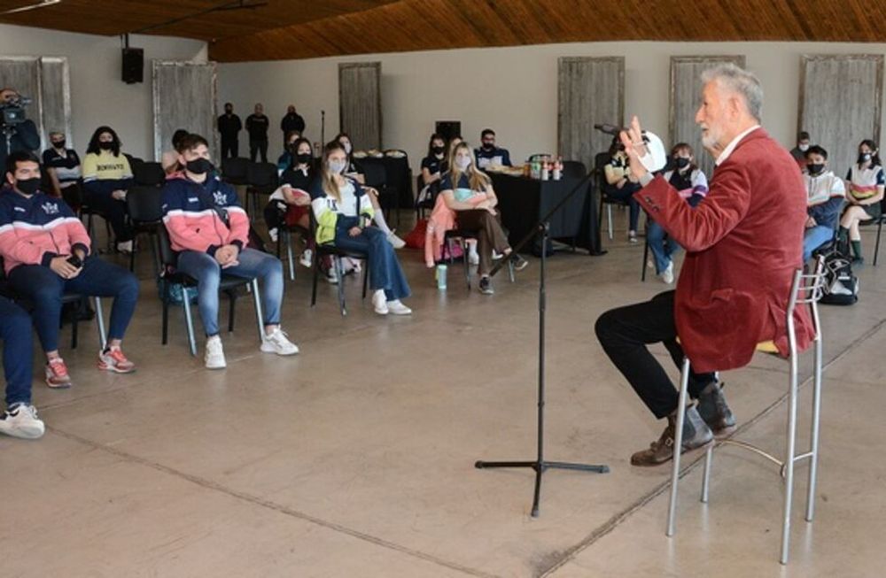 Día del Estudiante en San Luis: “La provincia no pone restricciones, sean felices”