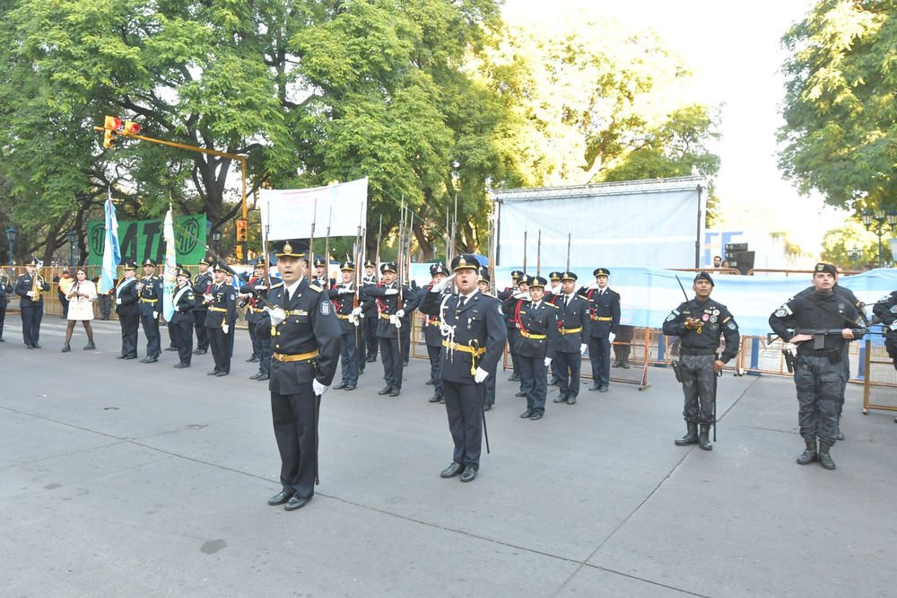 Asamblea legislativa. Militancia, protocolo y saludos en la previa