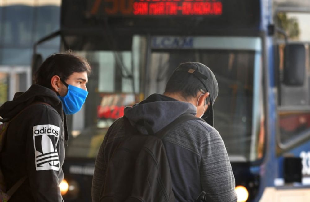 Los trabajadores esenciales de varias provincia del país han sido beneficiados con un bono de ayuda contra la crisis de la pandemia por coronavirus.