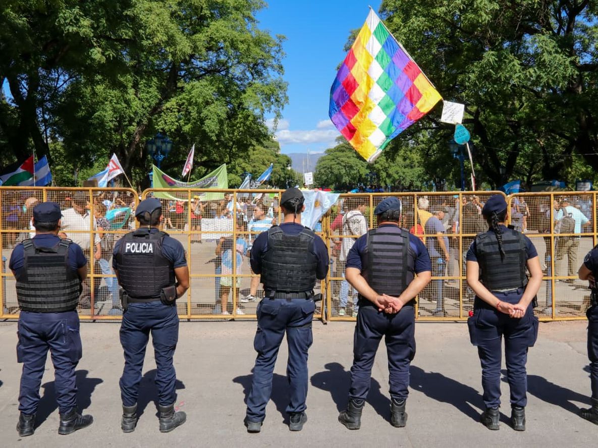 El protocolo dice que la Policía debe facilitar las protestas. Foto: Daniel Caballero
