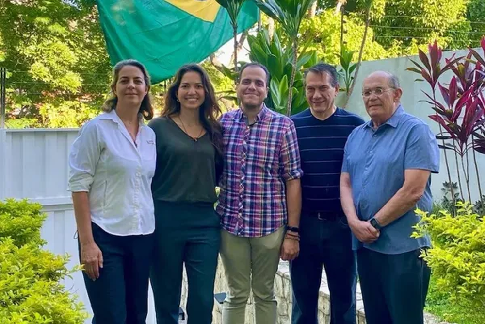 Cabello destacó que al principio eran cinco los venezolanos refugiados en esa embajada, pero la ciudadana Claudia Macero abandonó la sede diplomática el pasado 20 de agosto por decisión propia.