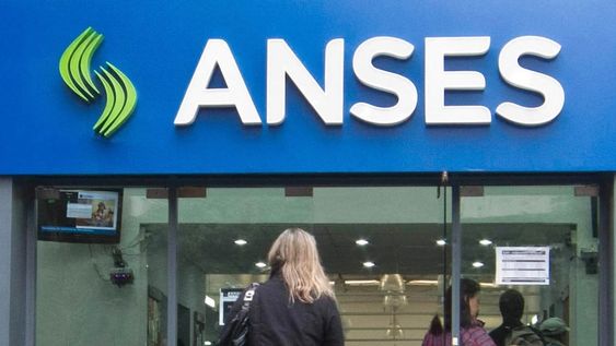 Para realizar el trámite es necesario contar con un turno previo, y el trámite sólo puede hacerlo el jubilado o pensionado