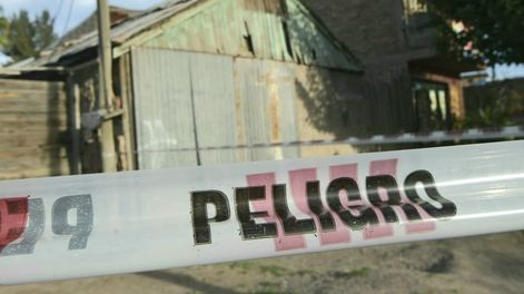 Lugar donde ocurrió el crimen de la mujer embarazada, identificada como Rocío Fabiana Flores, en Las Heras (Orlando Pelichotti / Los Andes)