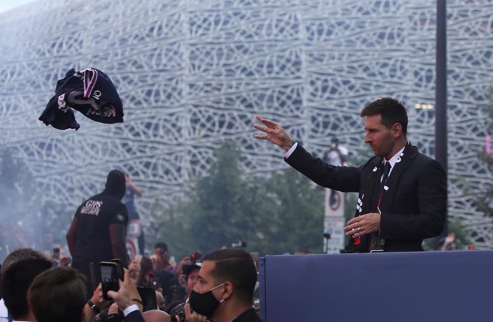 Messi dijo que ha estado disfrutando de París desde el primer minuto después de que firmó su contrato con el Paris Saint-Germain. (AP)