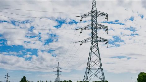 El proyecto será ejecutado por EDESTE con recursos del Fondo del Resarcimiento y apunta a mejorar el suministro eléctrico en Santa Rosa, La Paz, San Martín, Junín y Rivadavia.
