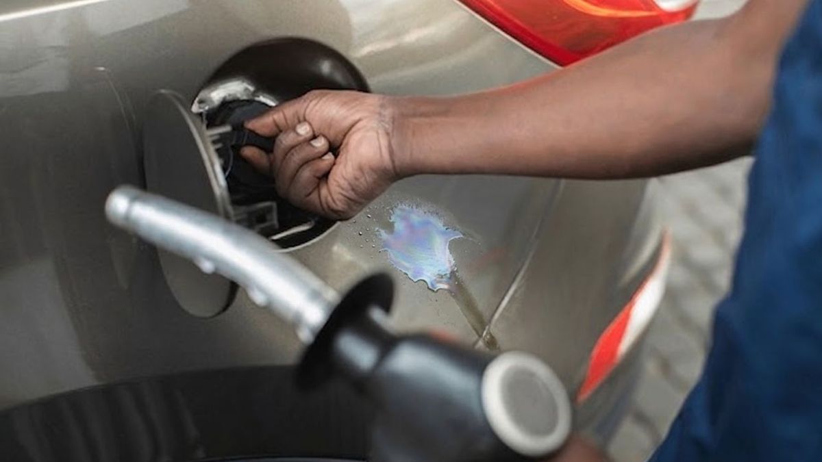 Cómo quitar las manchas de nafta sobre la pintura del auto con ingredientes que solo tenemos en casa