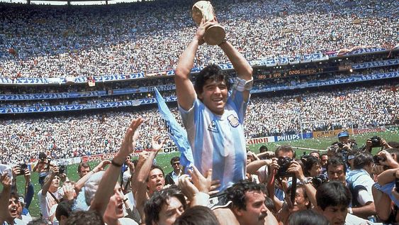Su momento más glorioso: la Copa del Mundo 1986. Ídolo máximo del fútbol argentino. / Gentileza.