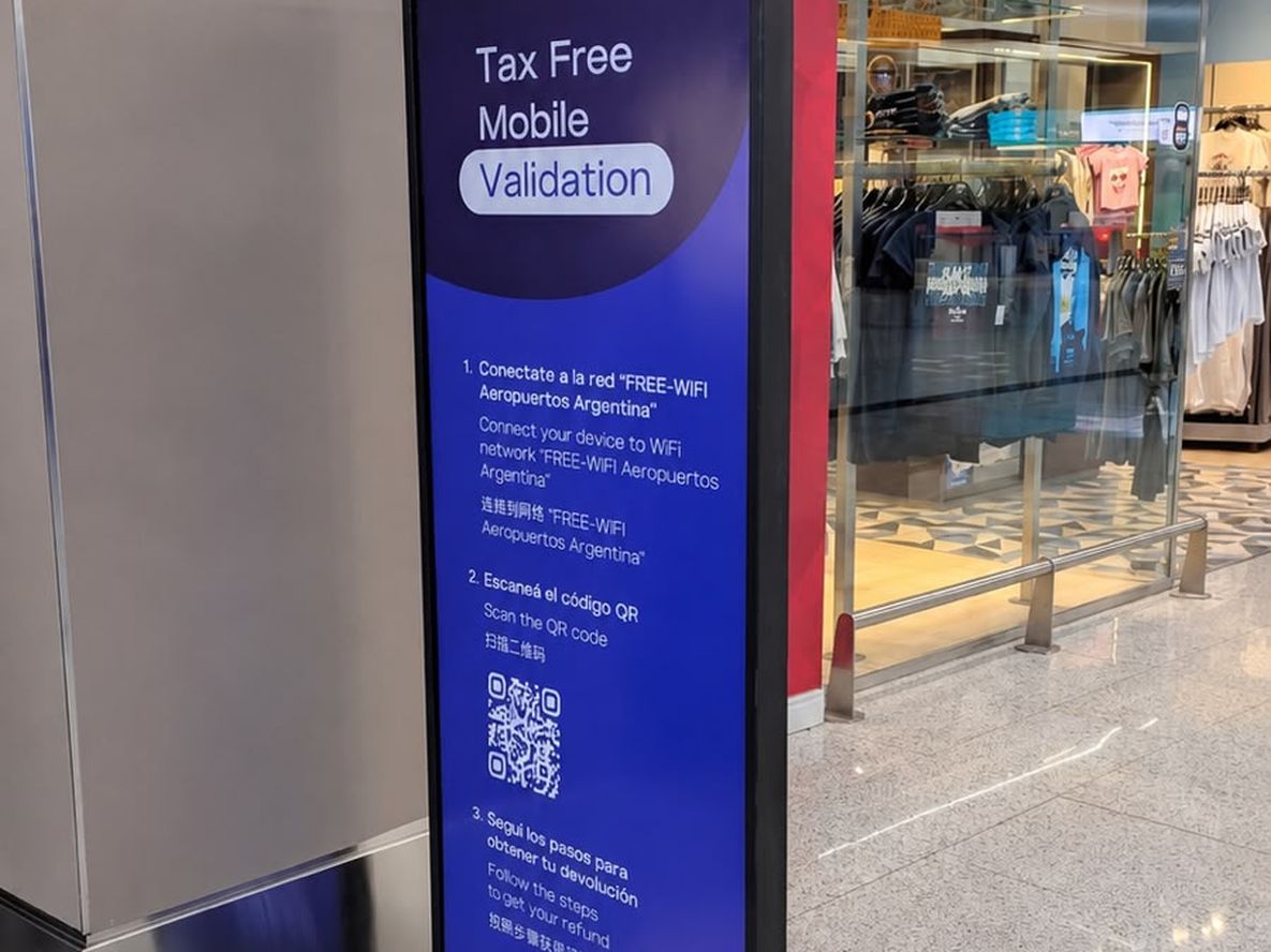 Los turistas extranjeros podrán gestionar la devolución del IVA desde su celular o en kioscos de autogestión instalados en los puntos de salida del país, sin formularios en papel ni sellados manuales.