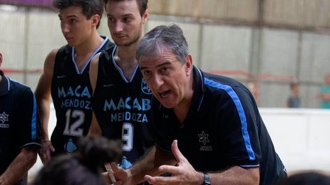 Los Andes | Eduardo Nicastro, en su último club: Macabi, con el cual llegó a todas las finales de los últimos años, excepto la que arranca el domingo entre Atenas y San José.