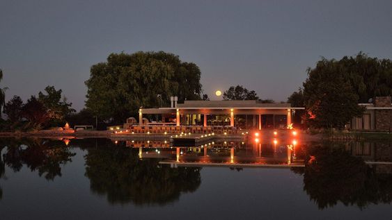 huentala wines: el escenario sonado para bodas de destino entre vinedos de altura y la gastronomia de rastro