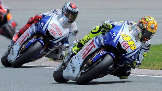 Moto GP: el campeón Márquez se cayó y Rossi le arrebató el premio de Austria