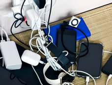 reciclaje: por que el cargador de tu telefono que ya no usas es un tesoro que tenes escondido en casa reciclaje: por que el cargador de tu telefono que ya no usas es un tesoro que tenes escondido en casa