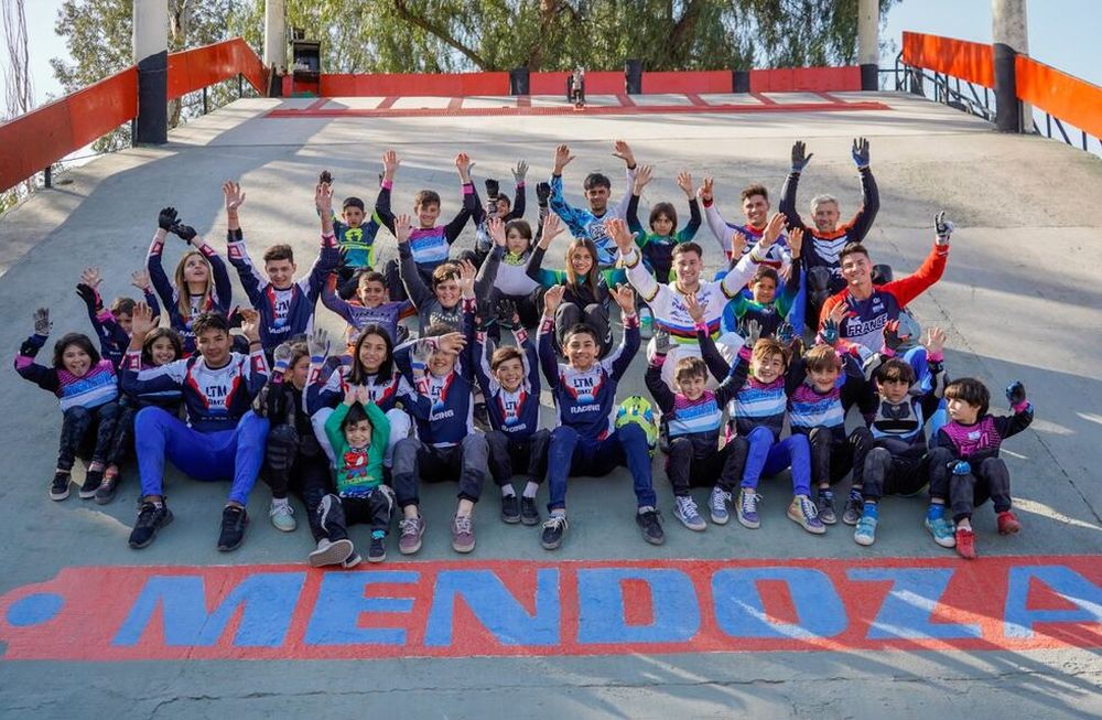 Más de 30 pilotos mendocinos buscarán el sueño Panamericano en la Catedral del BXM Argentino, provincia de Santiago del Estero. / Gentileza.