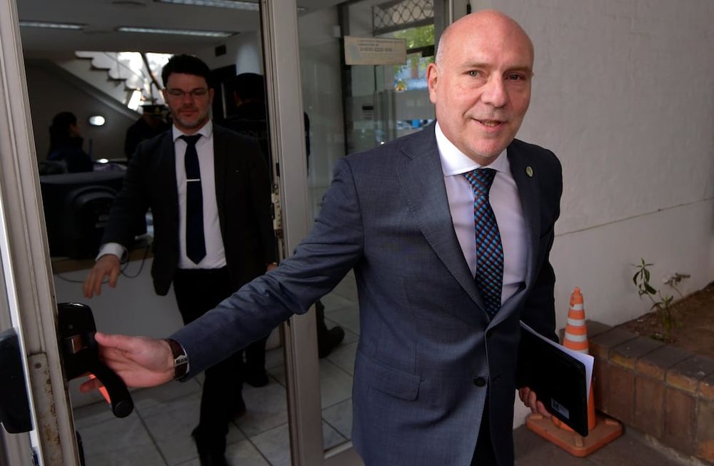 El presidente de la Suprema Corte de Justicia, Dalmiro Garay, encabeza el orden de votación para definir si la ordenanza municipal de Guaymallén es inconstitucional o no. Foto: Orlando Pelichotti