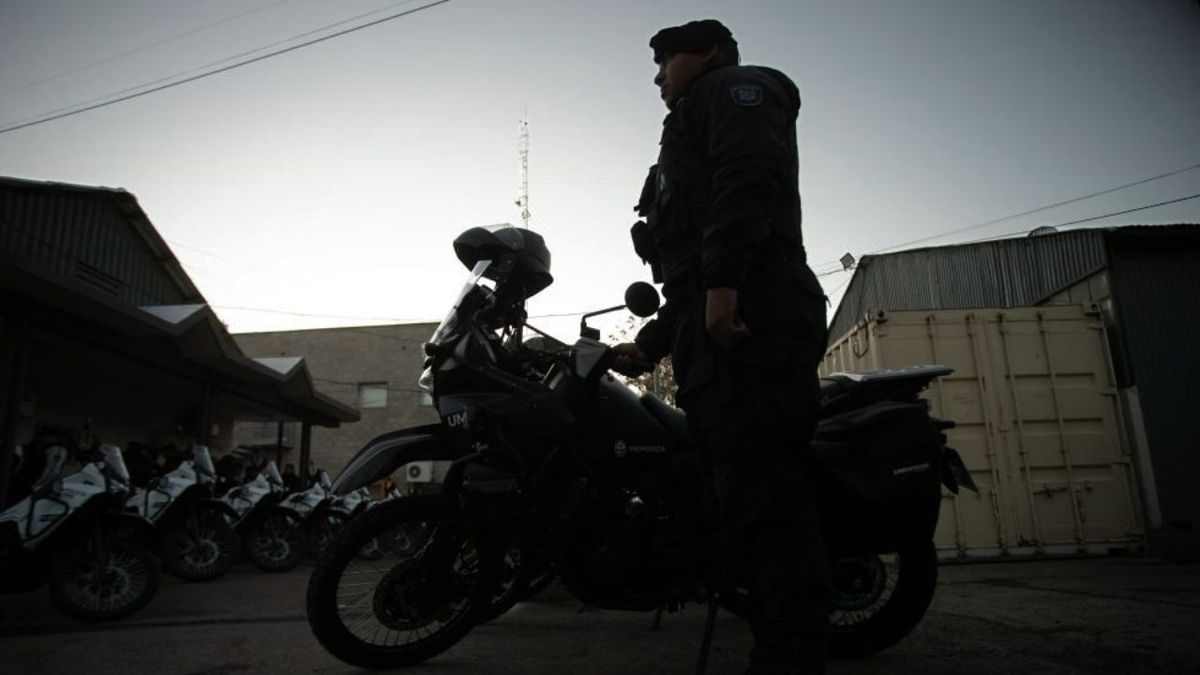 Ráfaga de tiros en Godoy Cruz: dos jóvenes detenidos y armas