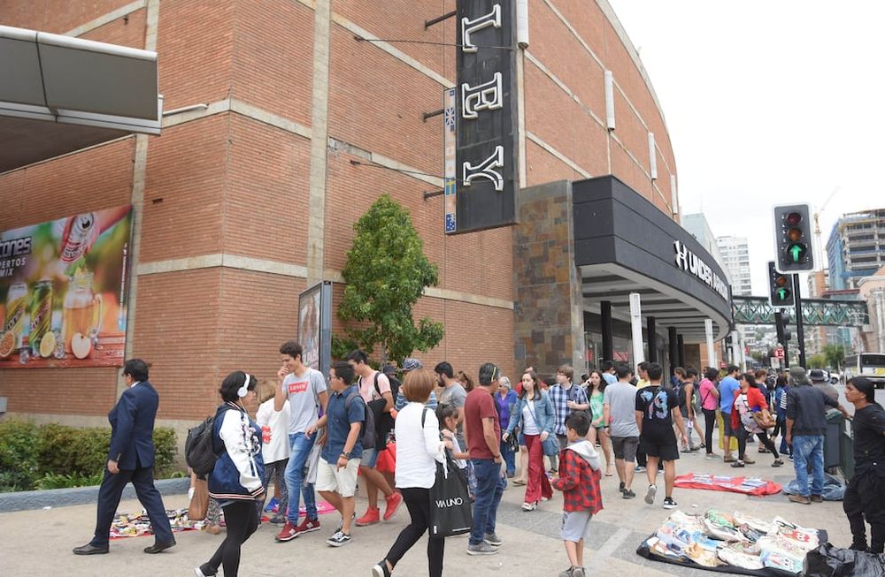 Miles de mendocinos han vuelto a visitar los centros comerciales chilenos.