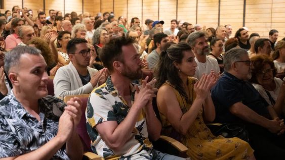 El Quintanilla se desbordó de aplausos tras la presentación de “Todo”