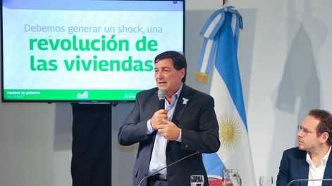 Los Andes | Omar Parisi prometió hacer la revolución de las viviendas.