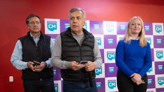 Cambia Mendoza En el comité radical de calle Alem se anunciaron los integrantes de las listas a Diputados Nacionales.Estuvieron presentes el gobernador de Mendoza Rodolfo Suarez, Alfredo Cornejo, Hebe Casado, Lisandro Nieri, Patricia Gimenez, Hebe Vázquez Vieira y Pablo Zapata.  Foto: Ignacio Blanco / Los Andes