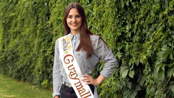 Vendimia 2022.La reina de la Vendimia del Departamento de Guaymallén Julieta Belen Lonigro (22) , representó al Distrito Los CorralitosFoto Orlando Pelichotti