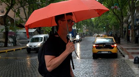Desde Defensa Civil infromaron que hay probabilidades de lluvias mañana en el Oeste de Gran Mendoza y Oeste de Valle de Uco. Luego, se extiende hacia la zona Sur de la Provincia y todo el Valle de Uco. Foto: Orlando Pelichotti