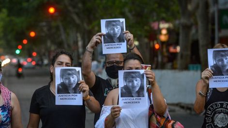 Los Andes | Una de las marchas que hubo por la joven asesinada - / Los Andes