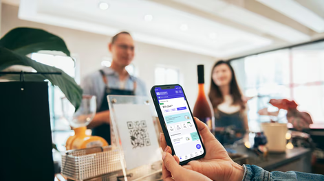 NUEVO ECOSISTEMA. La inclusión financiera aceleró en los últimos años de la mano de las billeteras virtuales y de la banca digital. (Vía País)