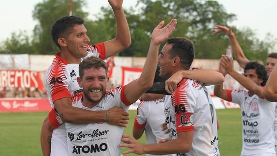 Huracán Las Heras  vibra con el sueño de un pueblo