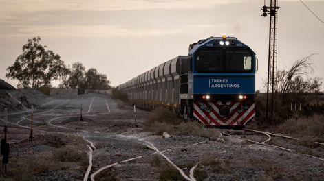 Trenes Argentinos Cargas. Recorrido del tren en el tramo que va desde la estación de Capdeville en el departamento de Las Heras hasta la estación de Palmira en San Martín, unos 60 km de distiancia.  Foto: Ignacio Blanco / Los Andes