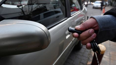 Recomiendan tener precauciones por los inhibidores de alarma . Archivo.