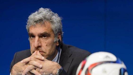Ahora renunció Walter de Gregorio, vocero de Blatter, tras el escándalo por corrupción en la FIFA