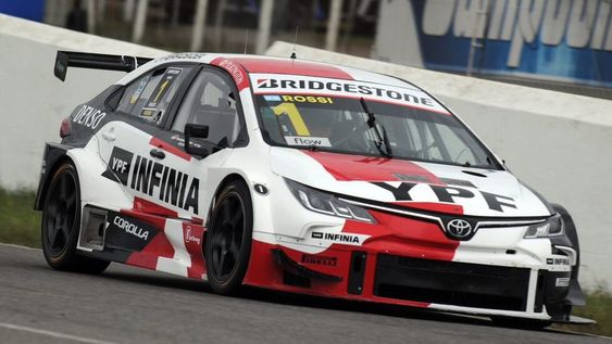 Rossi se llevó la victoria y Llaver fue tercero