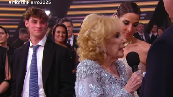 asi luce silvestre, el hijo de juana viale y bisnieto de mirtha legrand que se robo todas las miradas