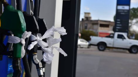 Hasta que no lleguen los barcos con combustible seguirá la escasez